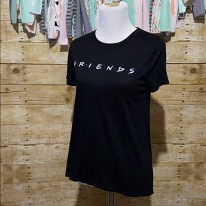 💕friends tee